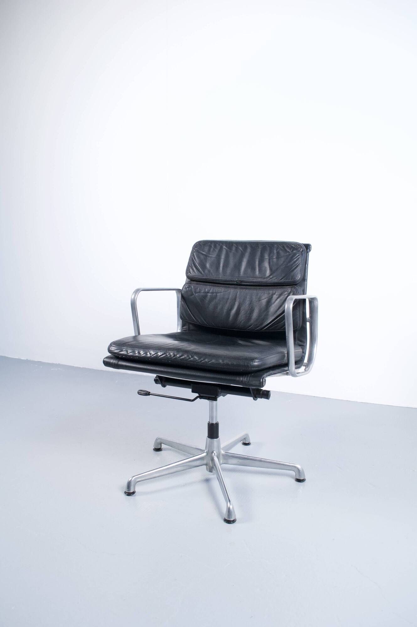 SOFT PAD CHAIR EA 217 EAMES BLACK LEATHER HERMAN MILLER PUBLISHED BY ICF 1970s
