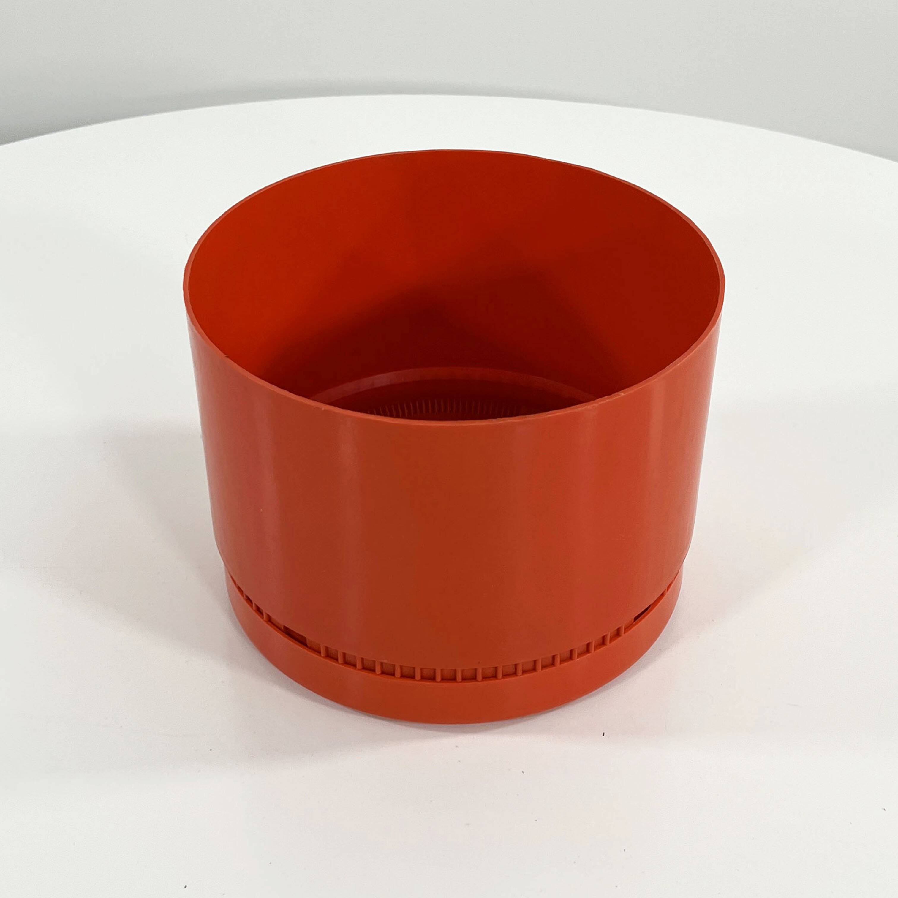 Flower pot by Nena Balsari for Vastill, 1970