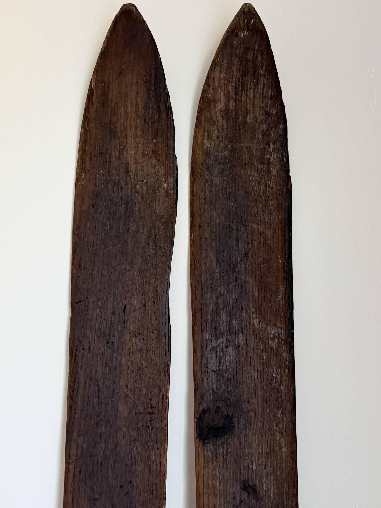 Pair of vintage wooden skis 184cm