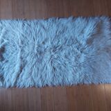 Tapis a poils longs pure laine blanc , vintage