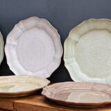 Set of 9 multicolored presentation plates
