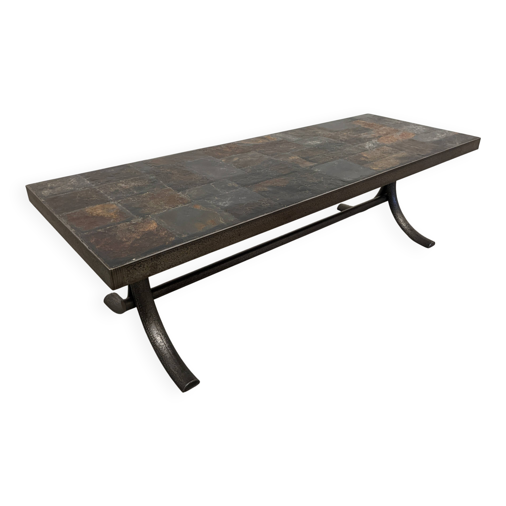 Table basse brutaliste en pierre naturelle et fer forgé vers 1960
