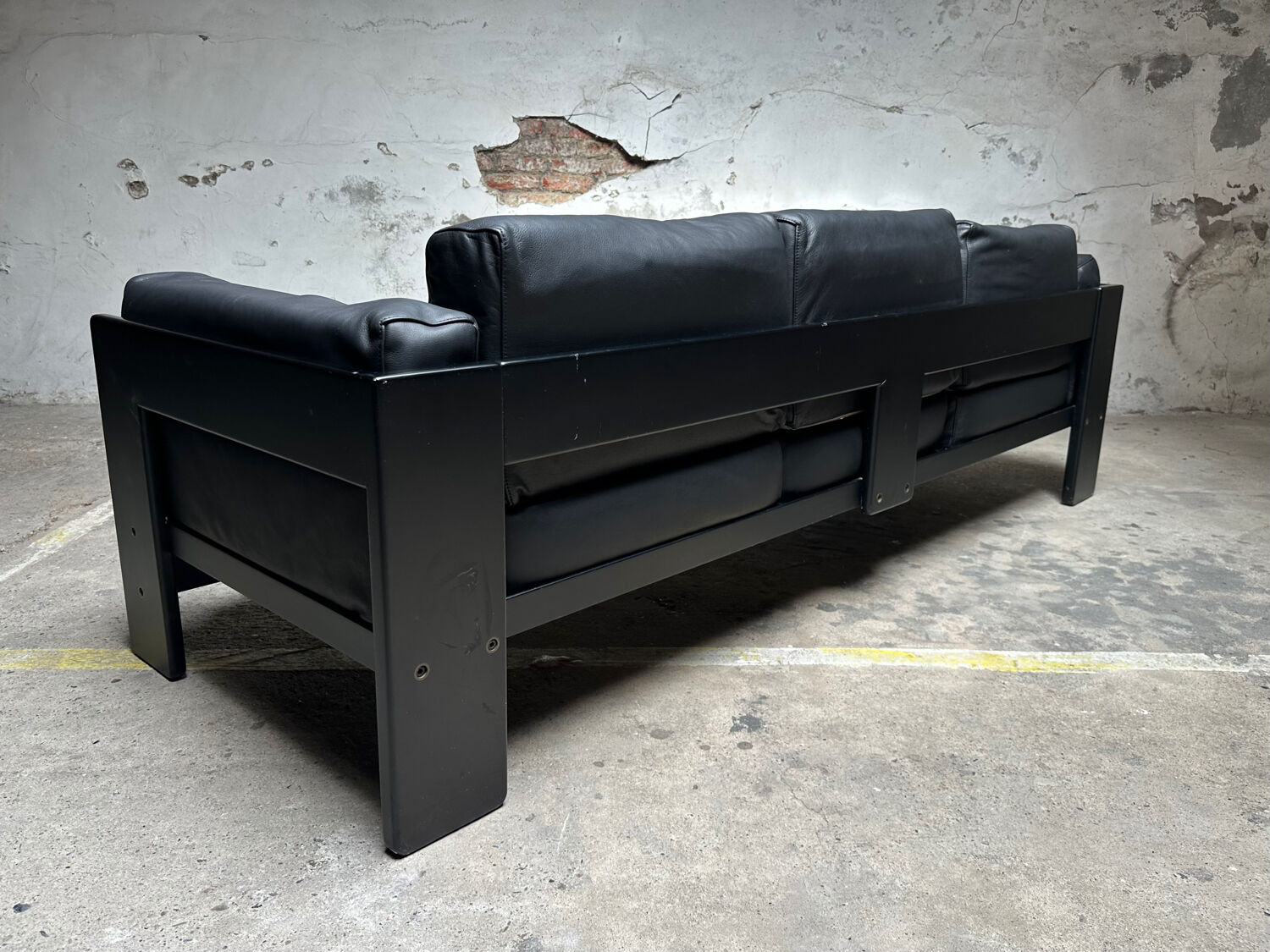 Bastiano Sofa by Tobia Scarpa for Knoll – Black Leather