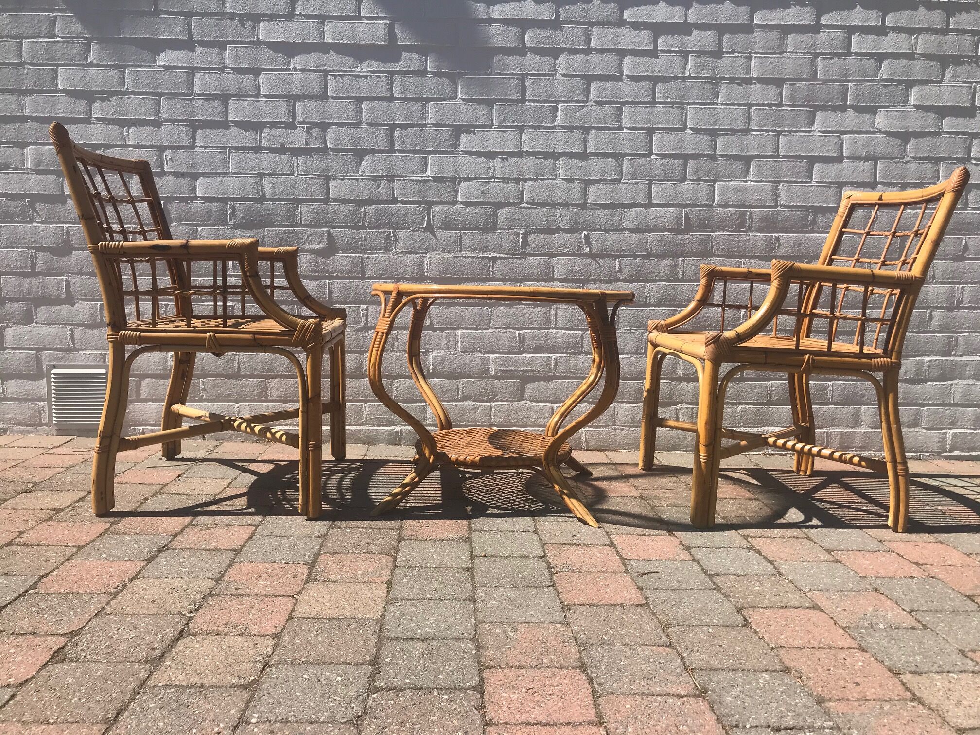 Ensemble de 2 chaises et table en rotin