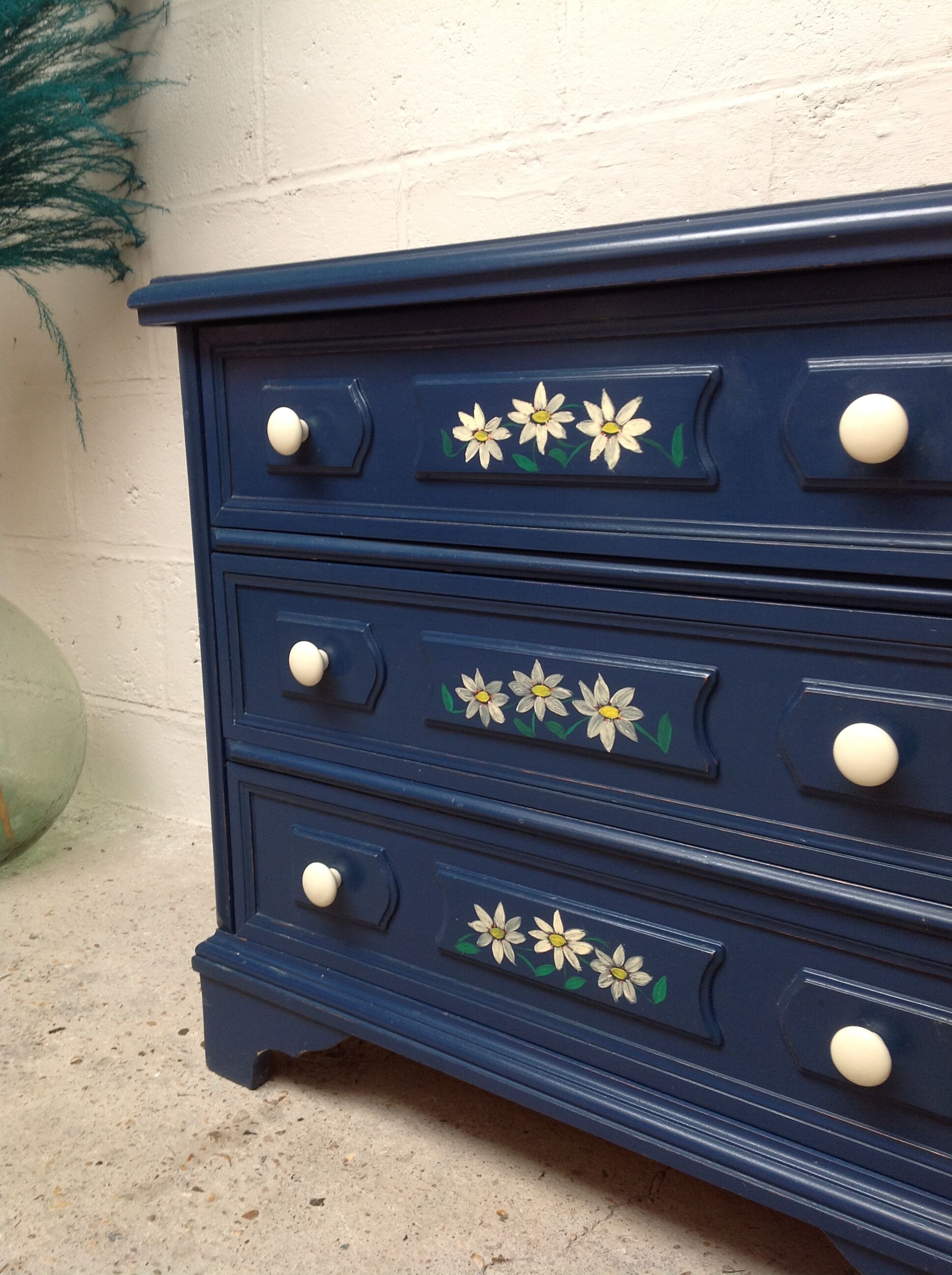 Dresser wood patterns flowers
