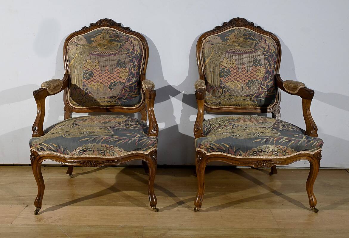 Louis XV style living room in walnut – 1920