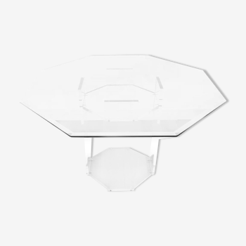 Glass dining table and plexi base
