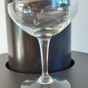 Set of 6 mismatched champagne glasses in crystal engraved years 50-60