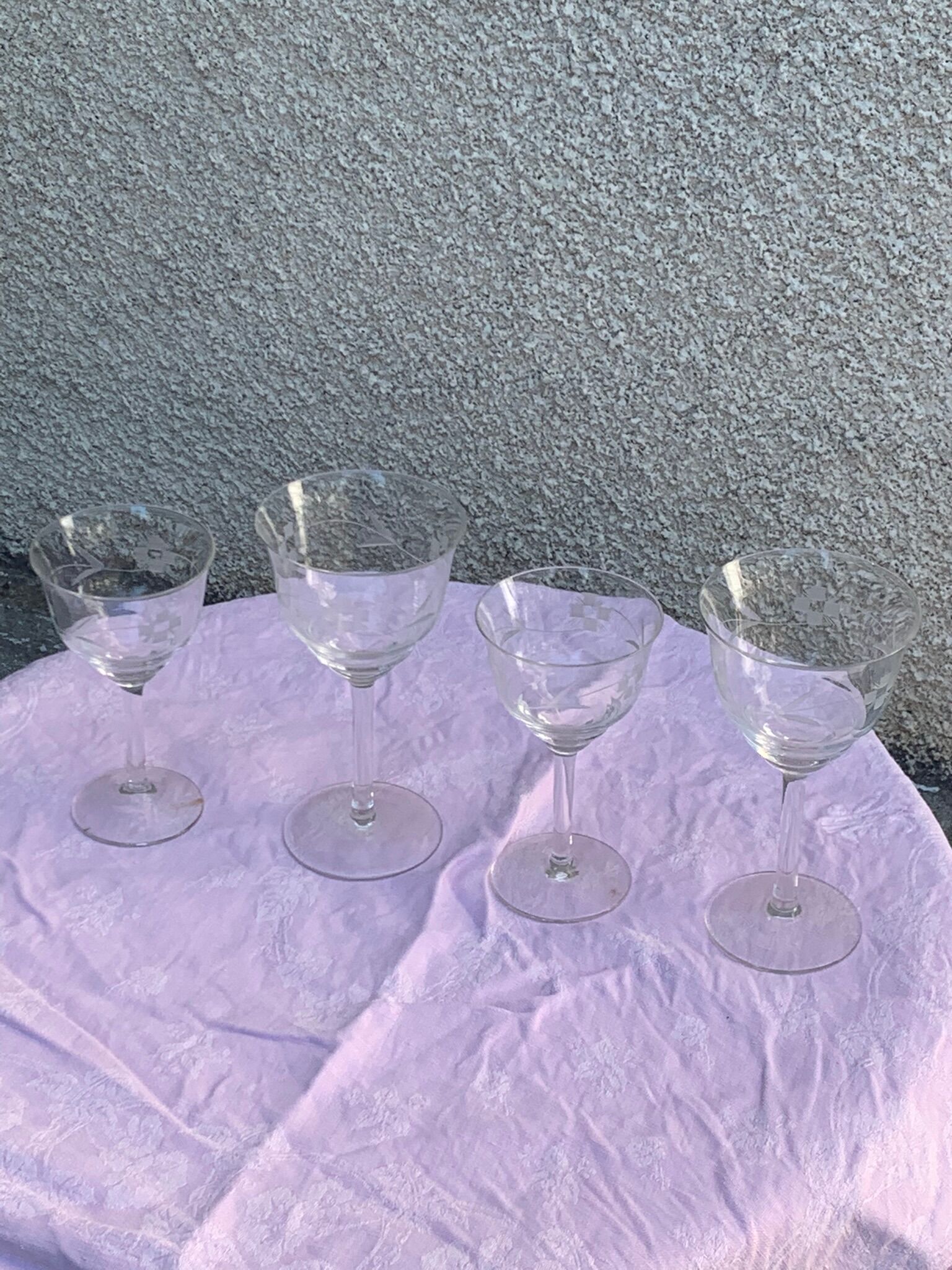 4 art deco wine glasses, chiseled floral pattern, glass and crystal