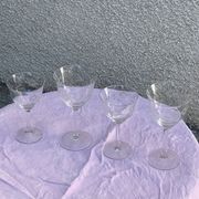 4 verres à vin art déco, motif floral ciselé, verre et cristal