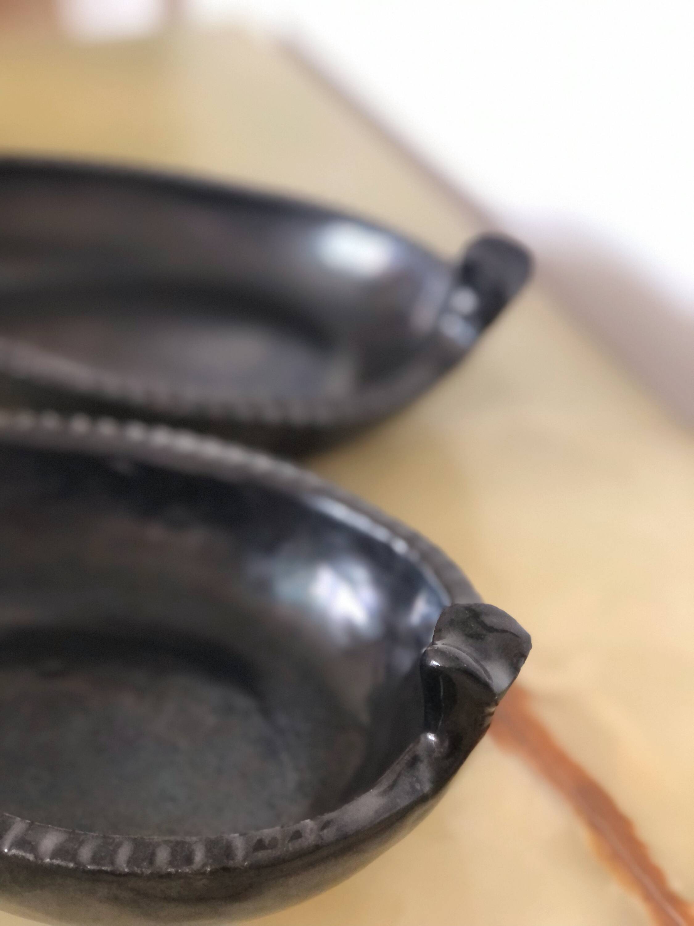 Set of 2 ceramic trinket trays from the 1950s, signed ACCOLAY