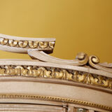 Venetian 1950s showcase