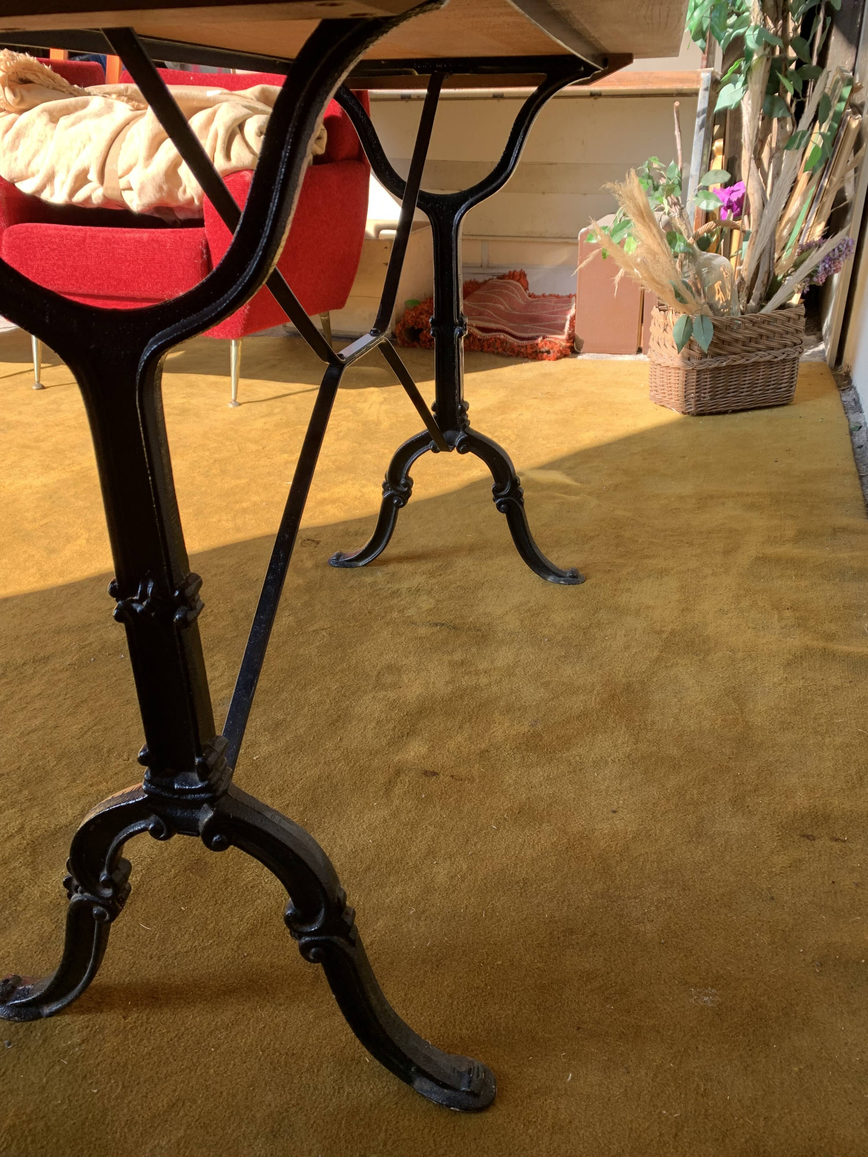 Bistro table for 4 people