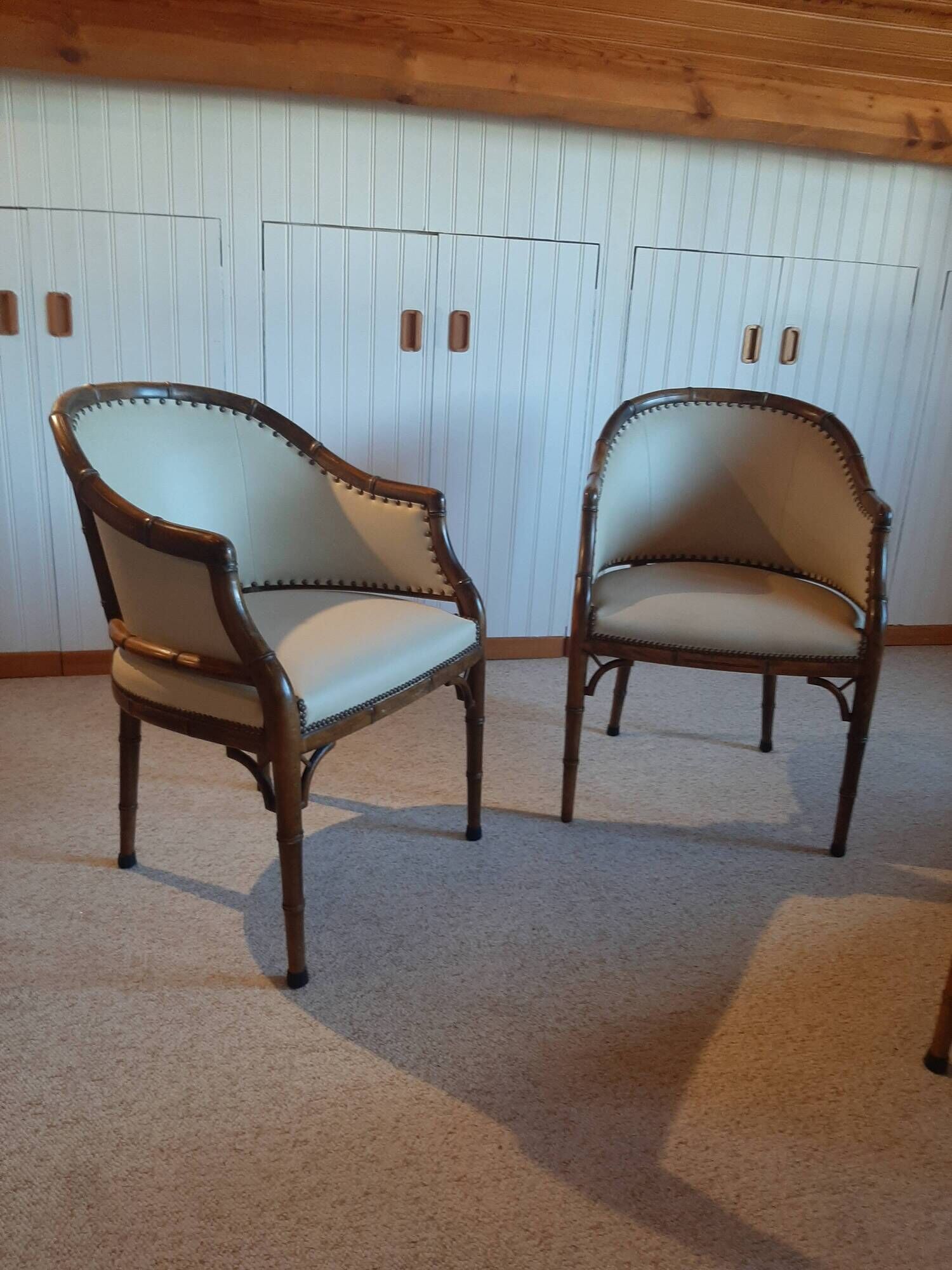 Set of 2 bergere style armchairs - bamboo and white imitation leather - vintage
