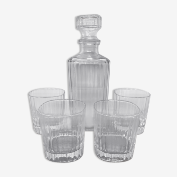 Whisky decanter and its 4 glasses