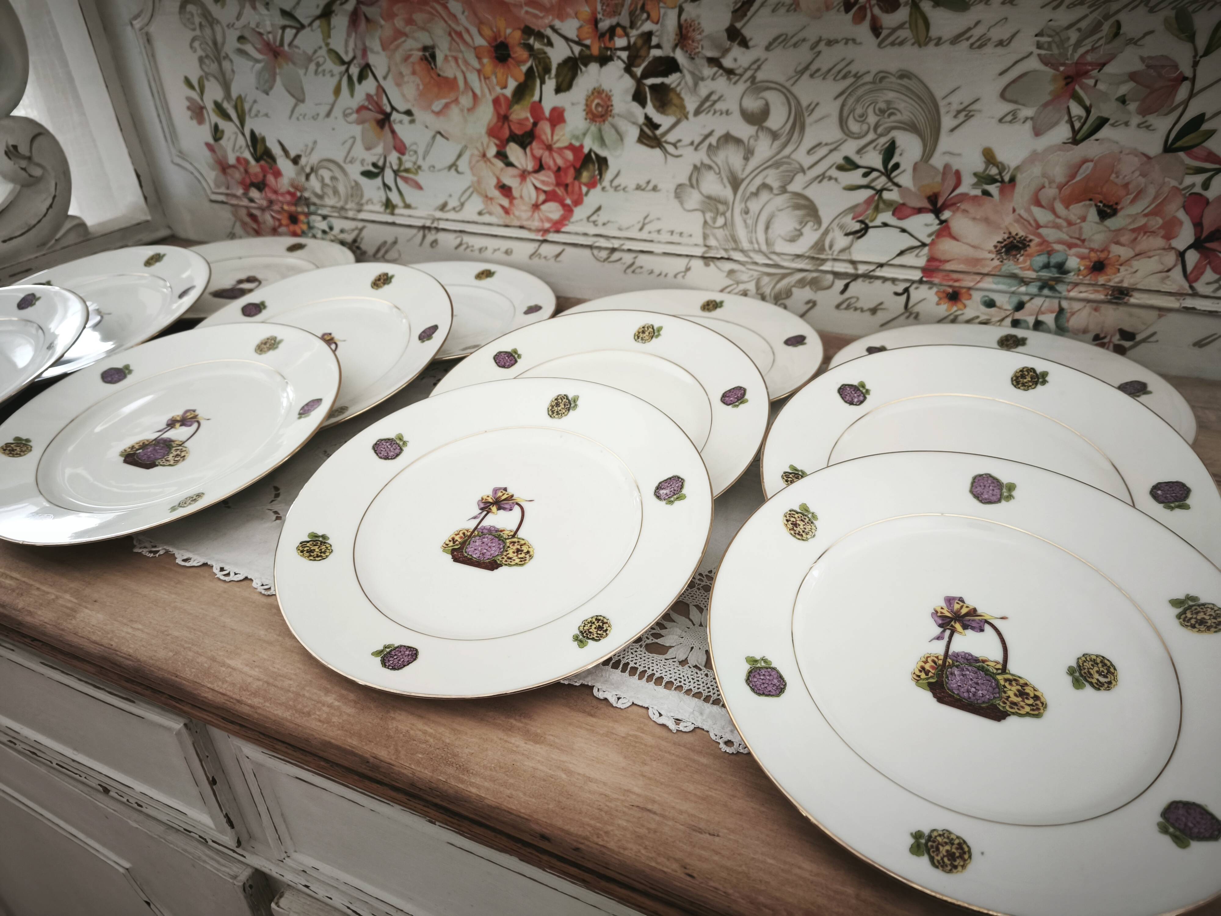 Set of 12 flat plates Limoges hydrangea basket design