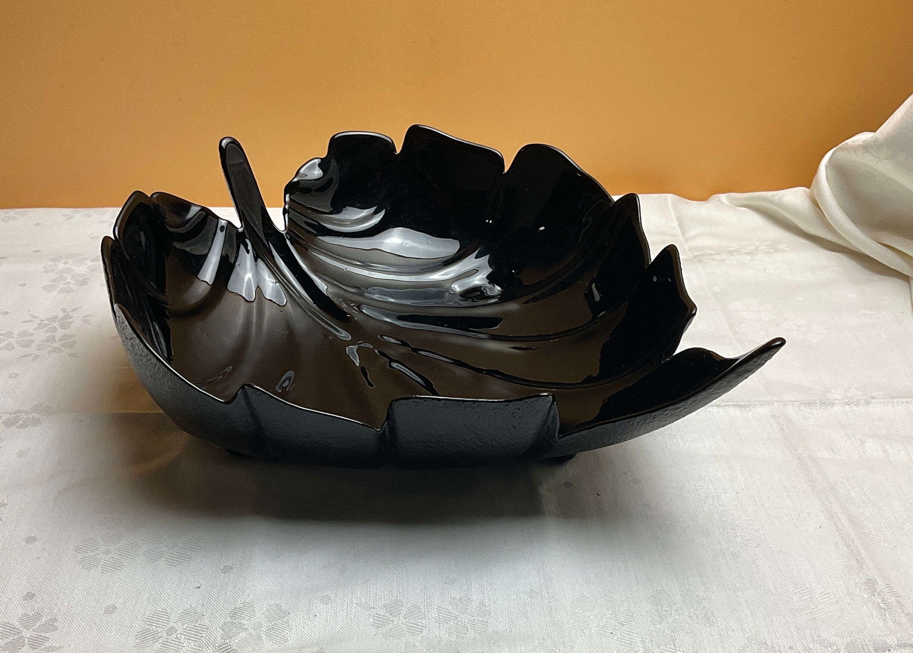 Black glass sheet shaped tidy