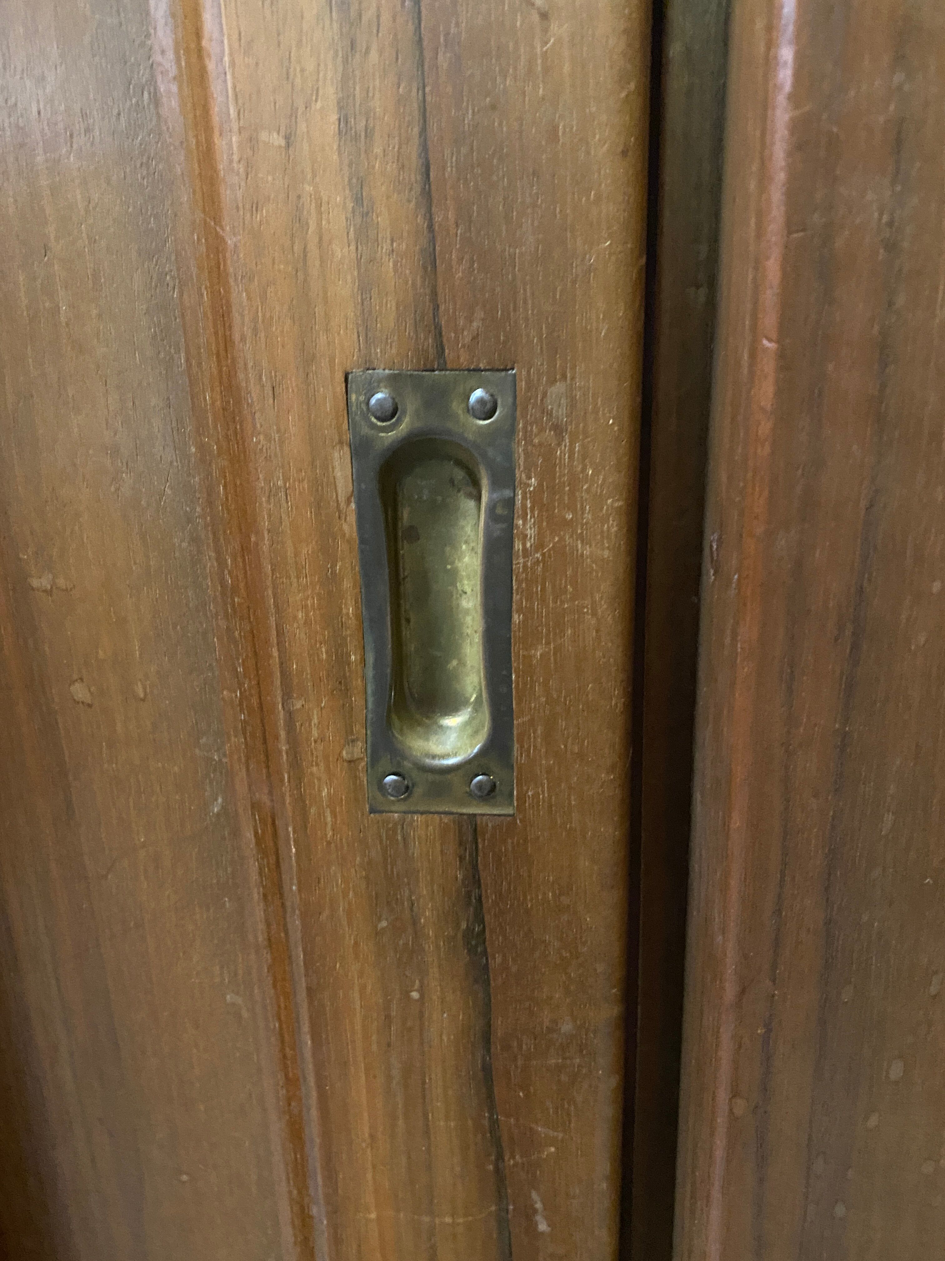 Wardrobe sliding doors