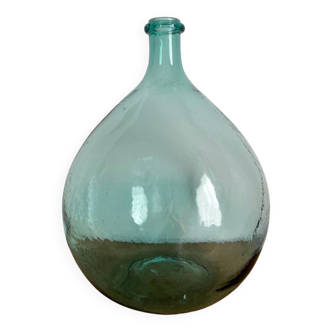 Give me vintage Jeanne goutte.