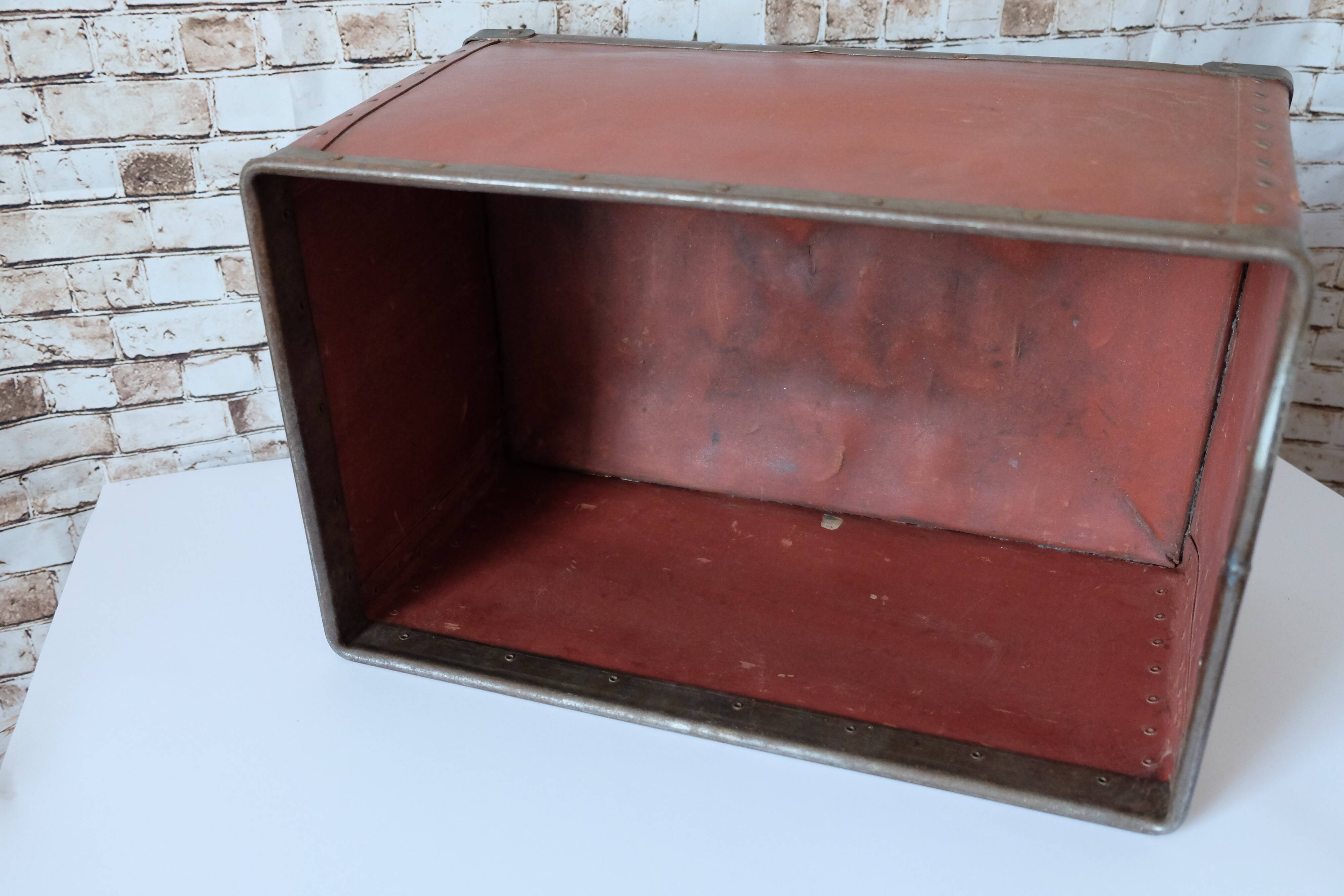 Industrial bin Suroy