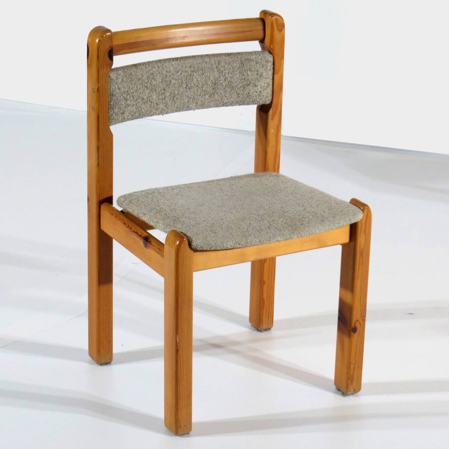 Set of six solid pine vintage mid century modern dining chairs by Danish Thorsø Møbelfabrik, 1960s