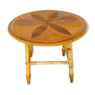 Round table rattan rosette