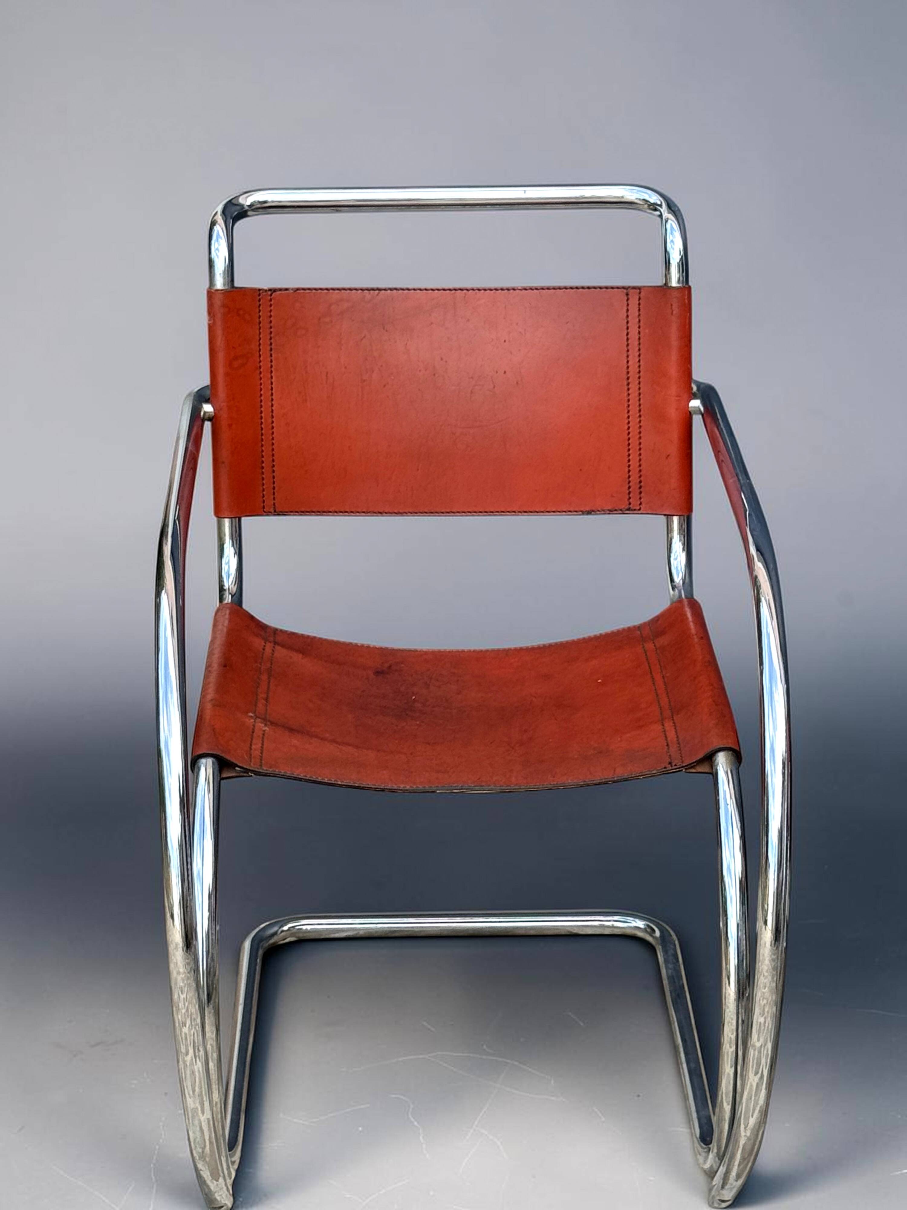 PAIR OF LEATHER AND CHROME ARMCHAIRS MR20 FROM THE 1970s MODEL BY MIES VAN DER