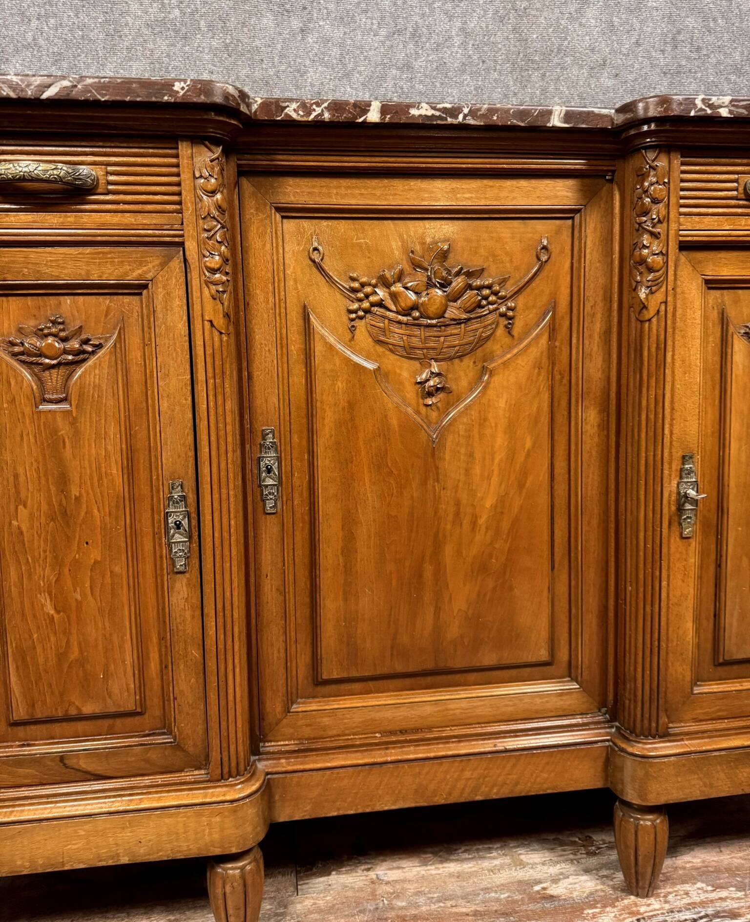 Beautiful Art Deco period walnut sideboard circa 1925