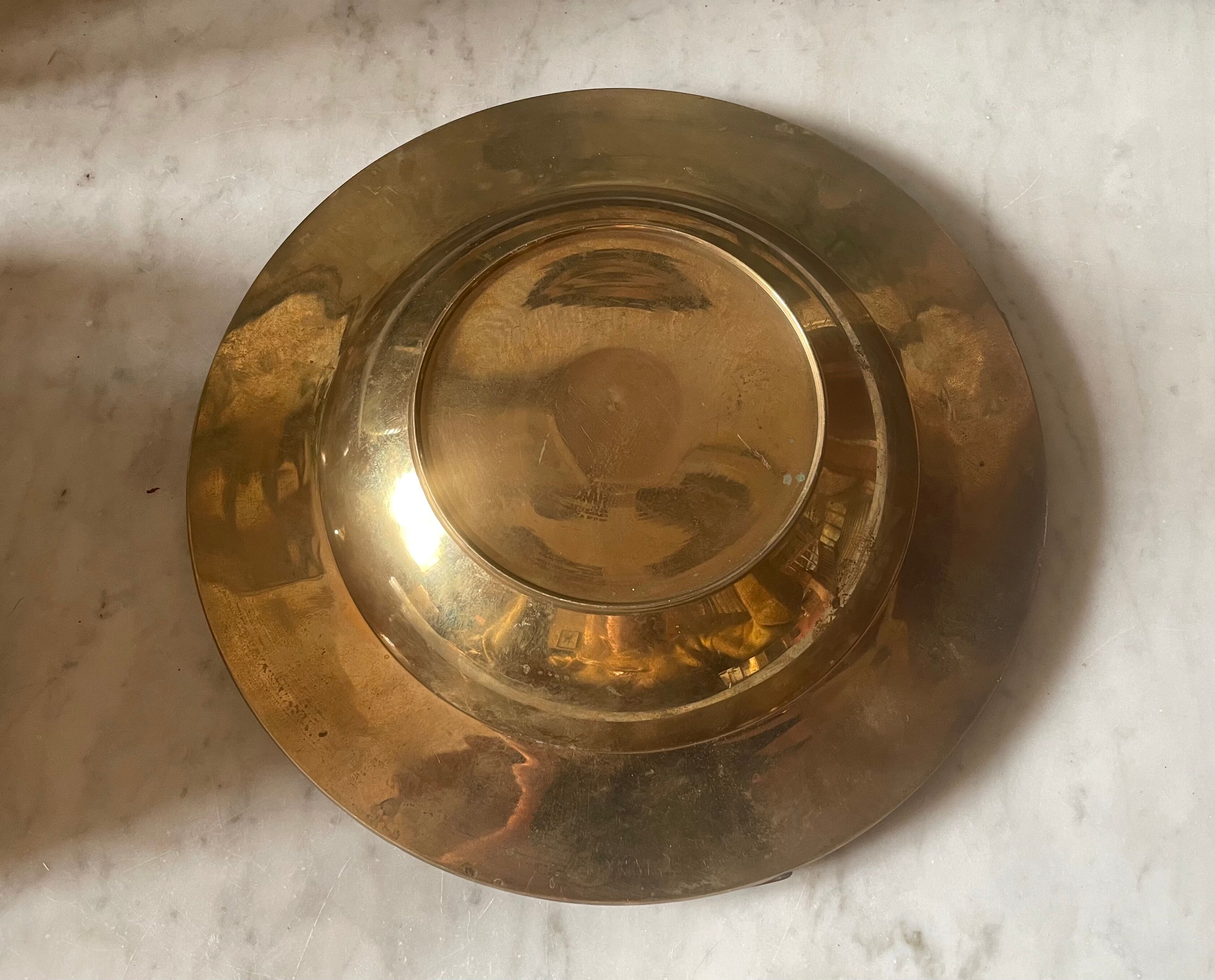 Empty brass pocket partitioned owls