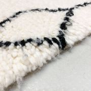 Tapis berbère marocain Beni Ouarain à motifs noirs 2,60x1,60m