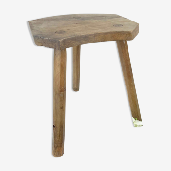 Tabouret tripode en bois massif