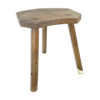 Old tripod stool in solid wood - very nice handmade work