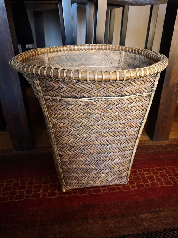 Corbeille, panier en rotin tressé, années 1920/1930