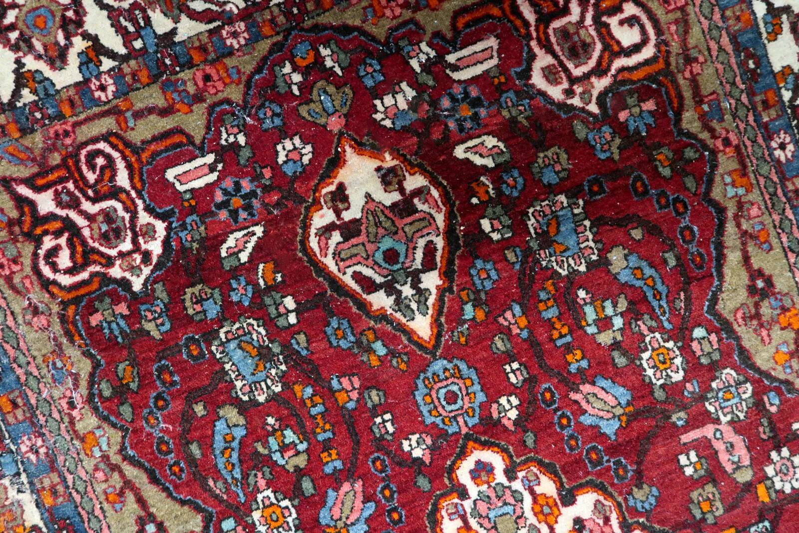 Handmade vintage Persian style Mahal rug 142cm x 204cm 1950s
