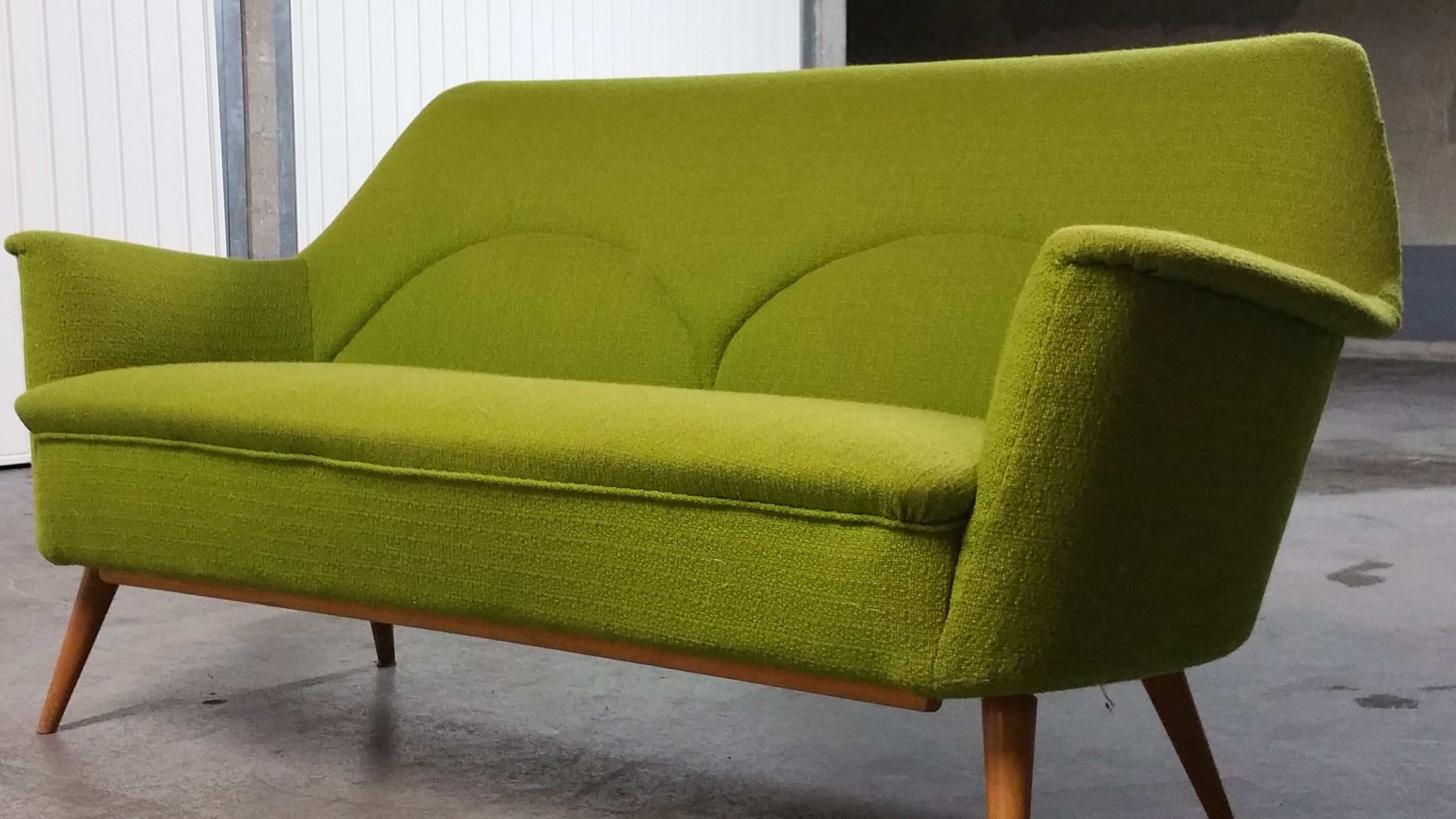 Canapé années 50, 60 vert anis