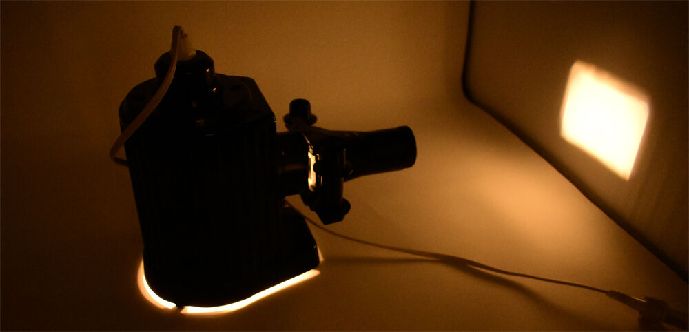 Magic lantern in bakelite "magica"