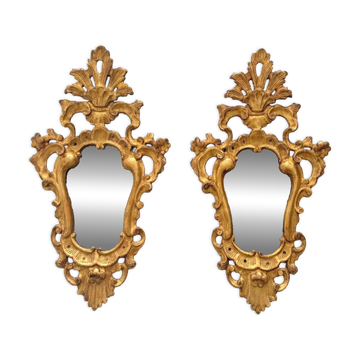 Paire de miroirs de style Louis XV en bois sculpté doré, Italie 1940