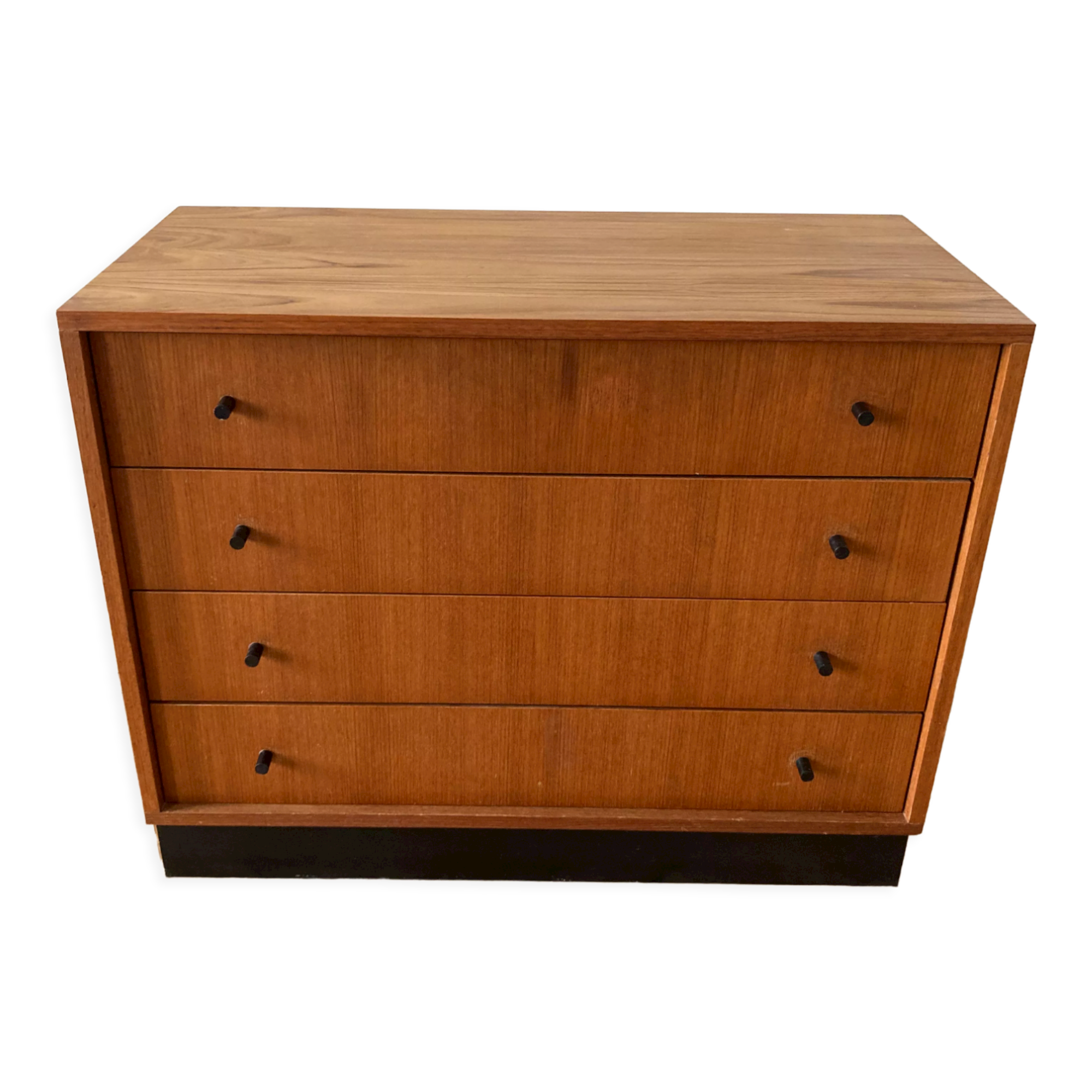 Scandinavian style chest of drawers