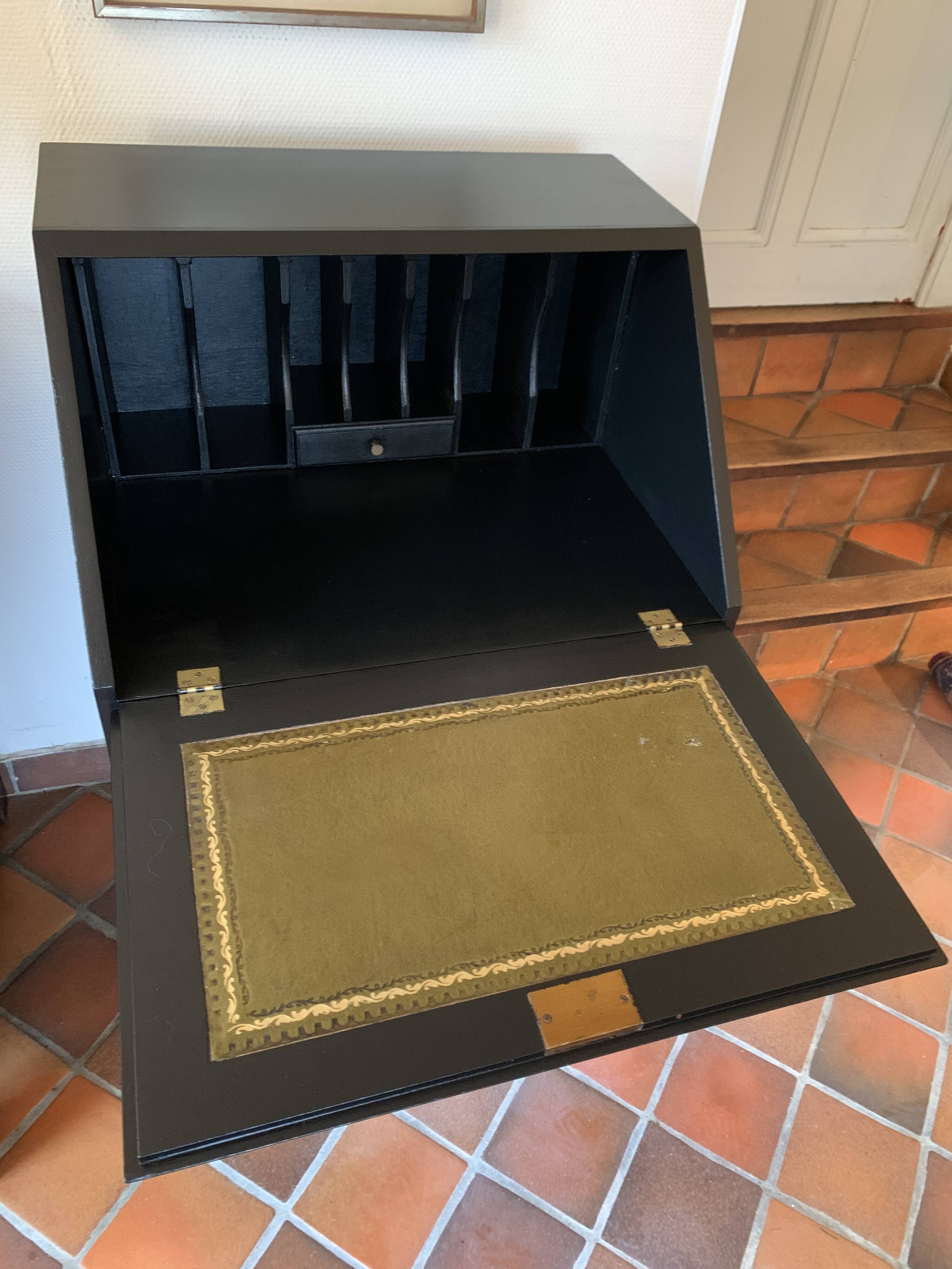 Small convenient secretary