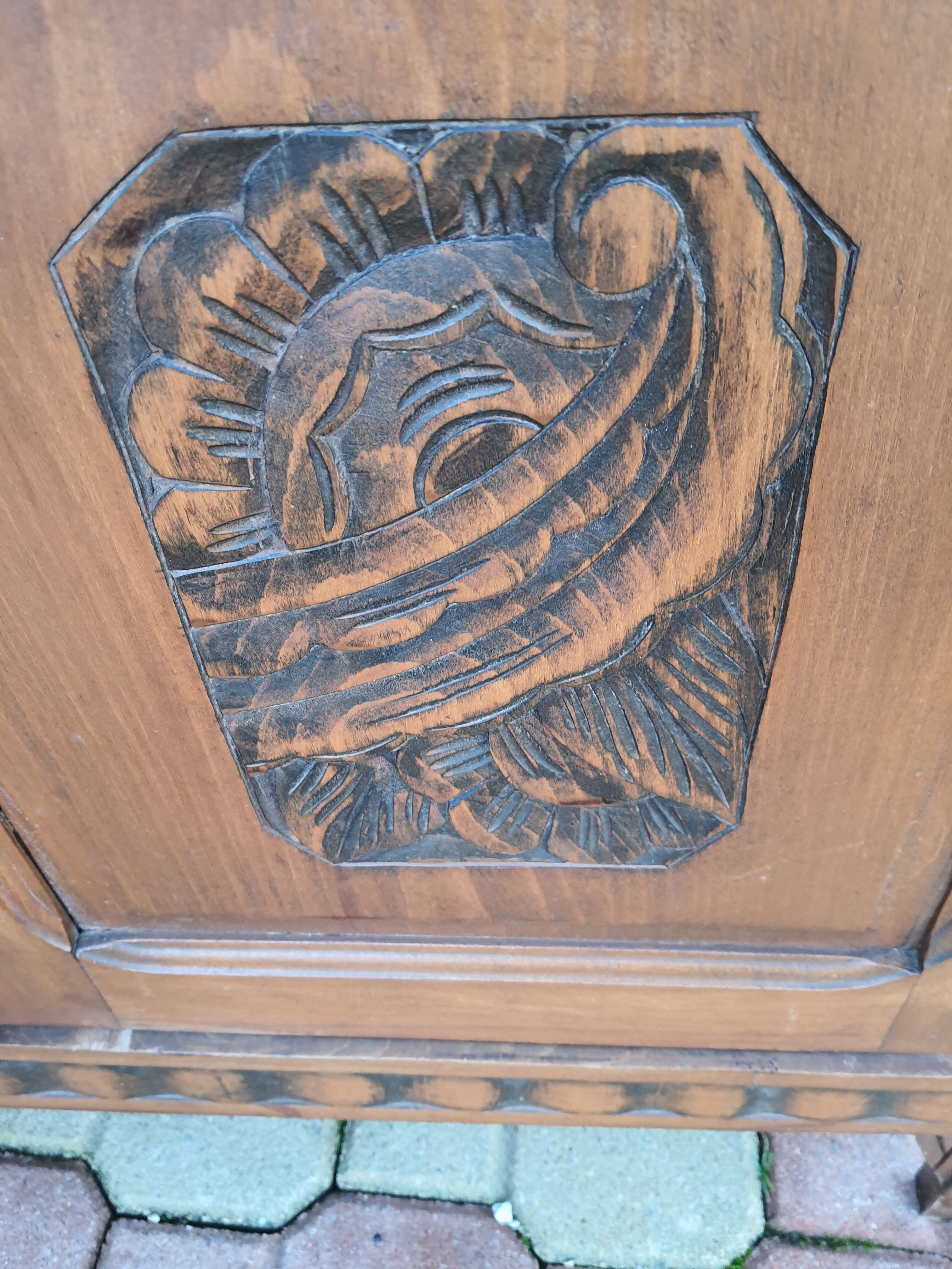 Parisian window cabinet