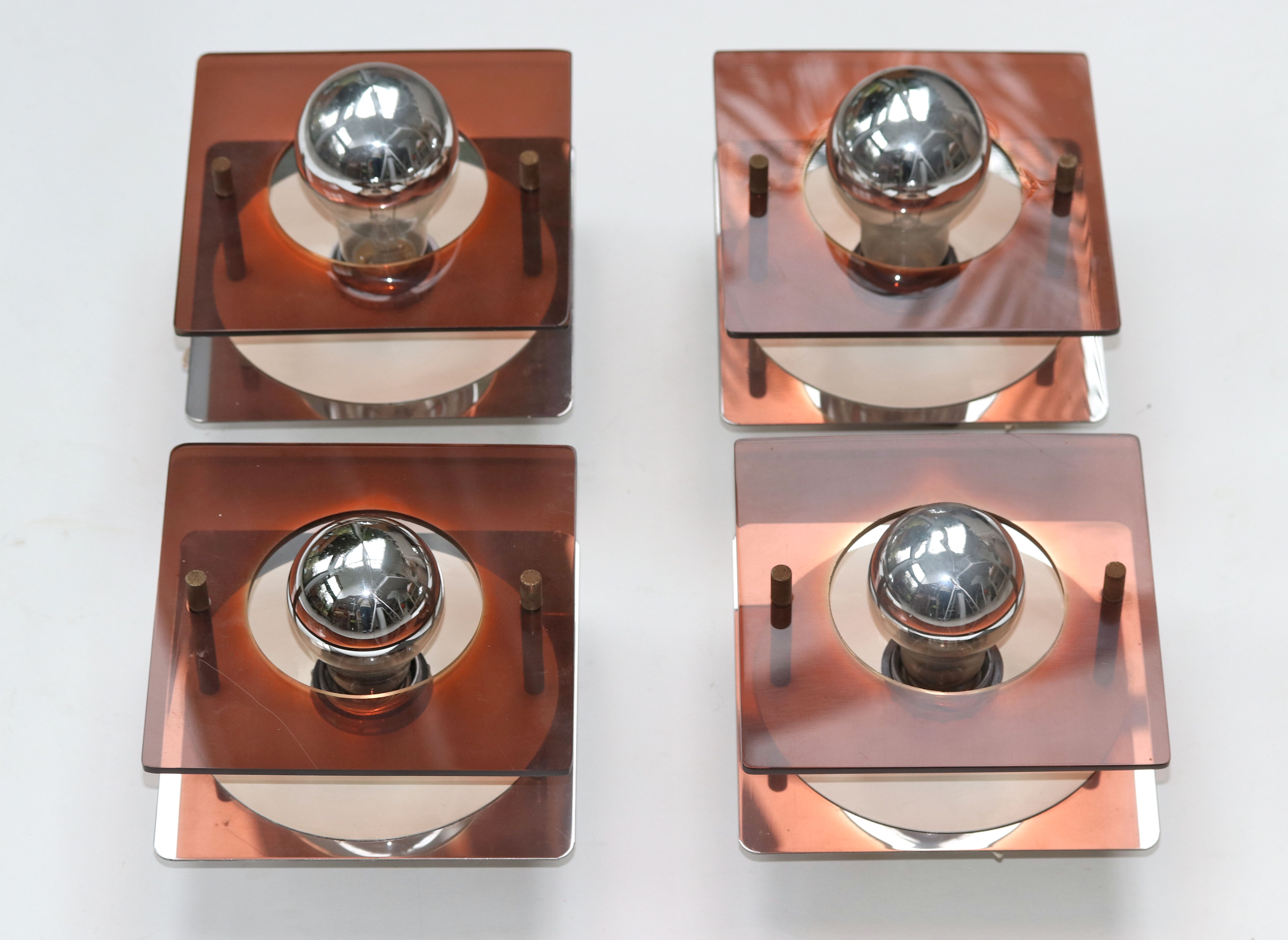 Series of 4 square wall sconces in Plexiglas and metal, 1970