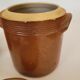 Set of 3 pots with sandstone lids