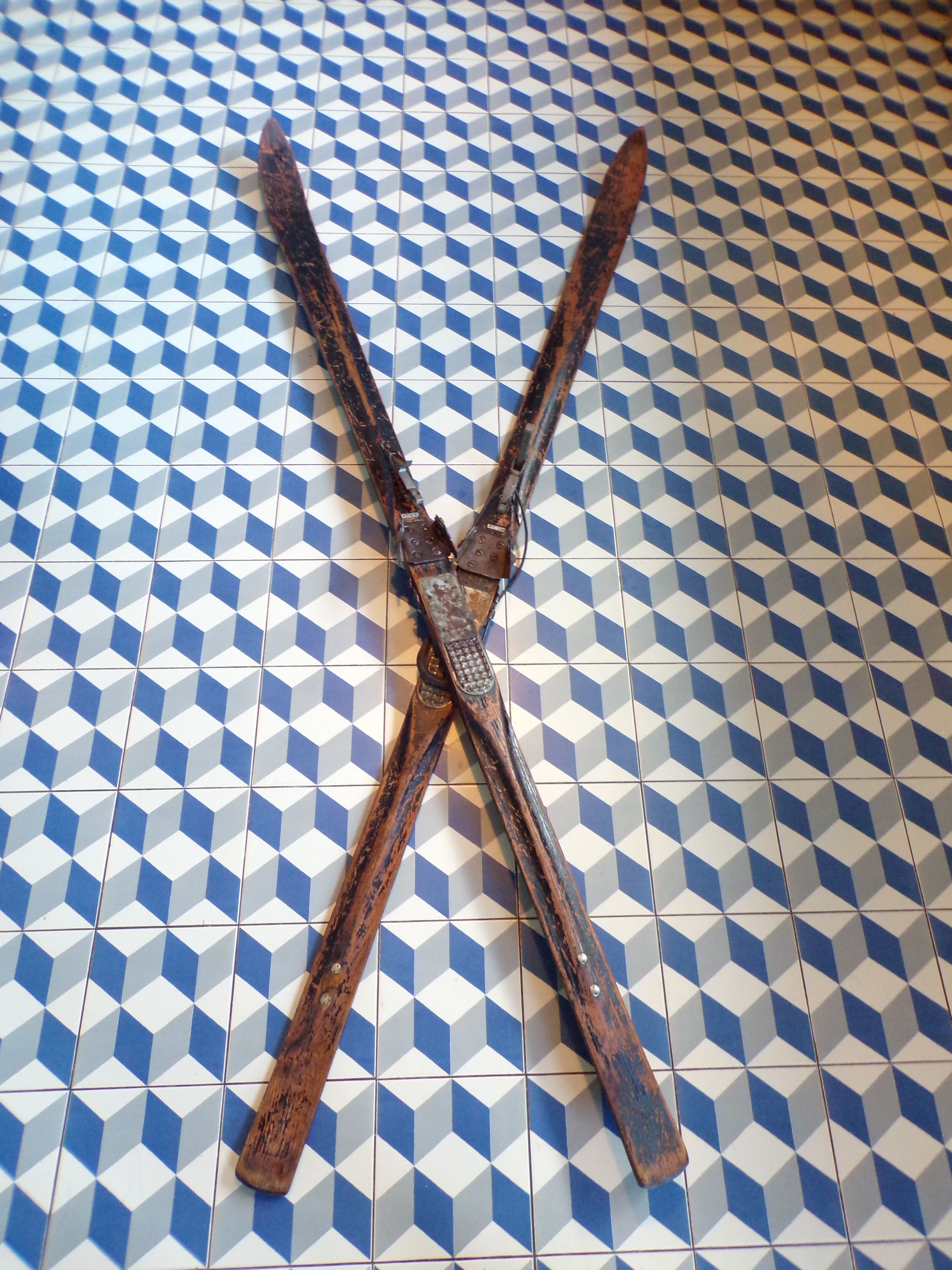 Pair of vintage wooden skis 208 cm