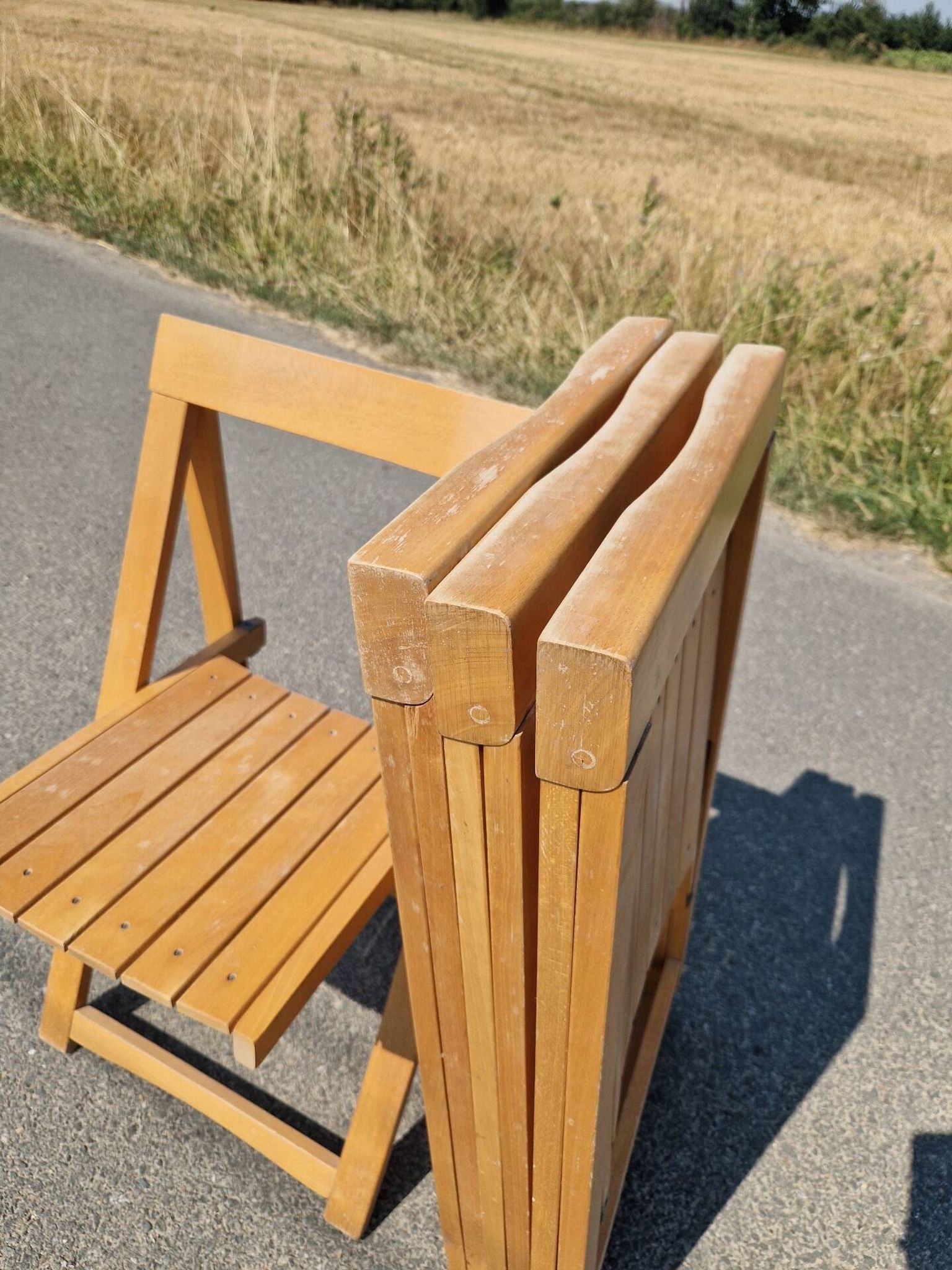4 chaises pliantes par Aldo Jacober