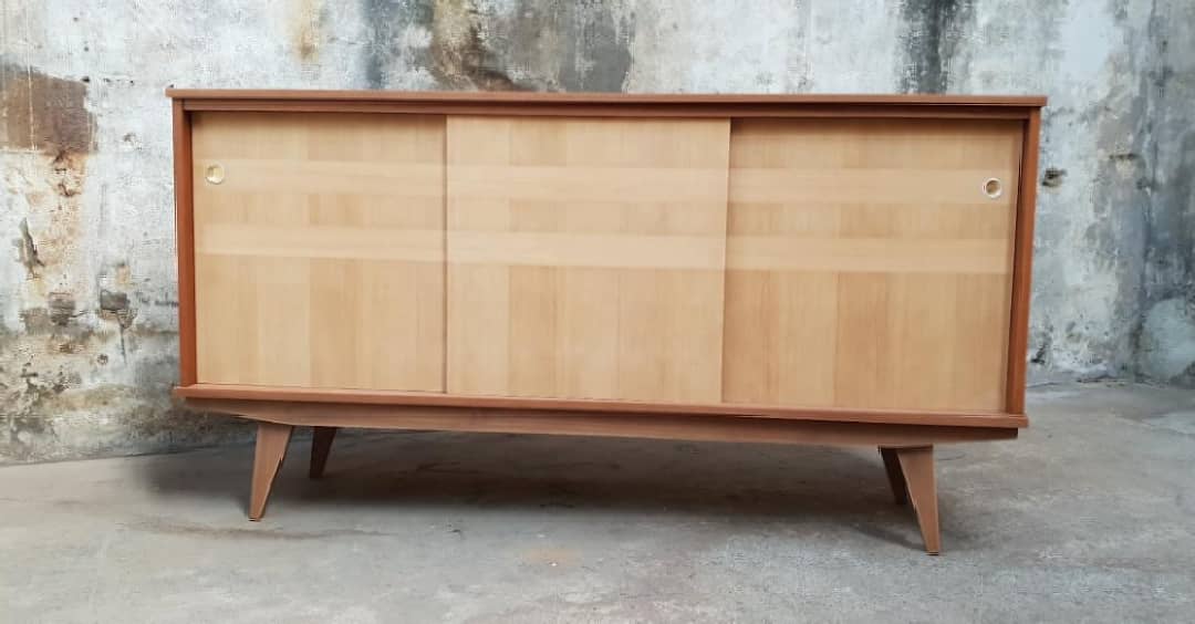 Vintage line with sliding doors