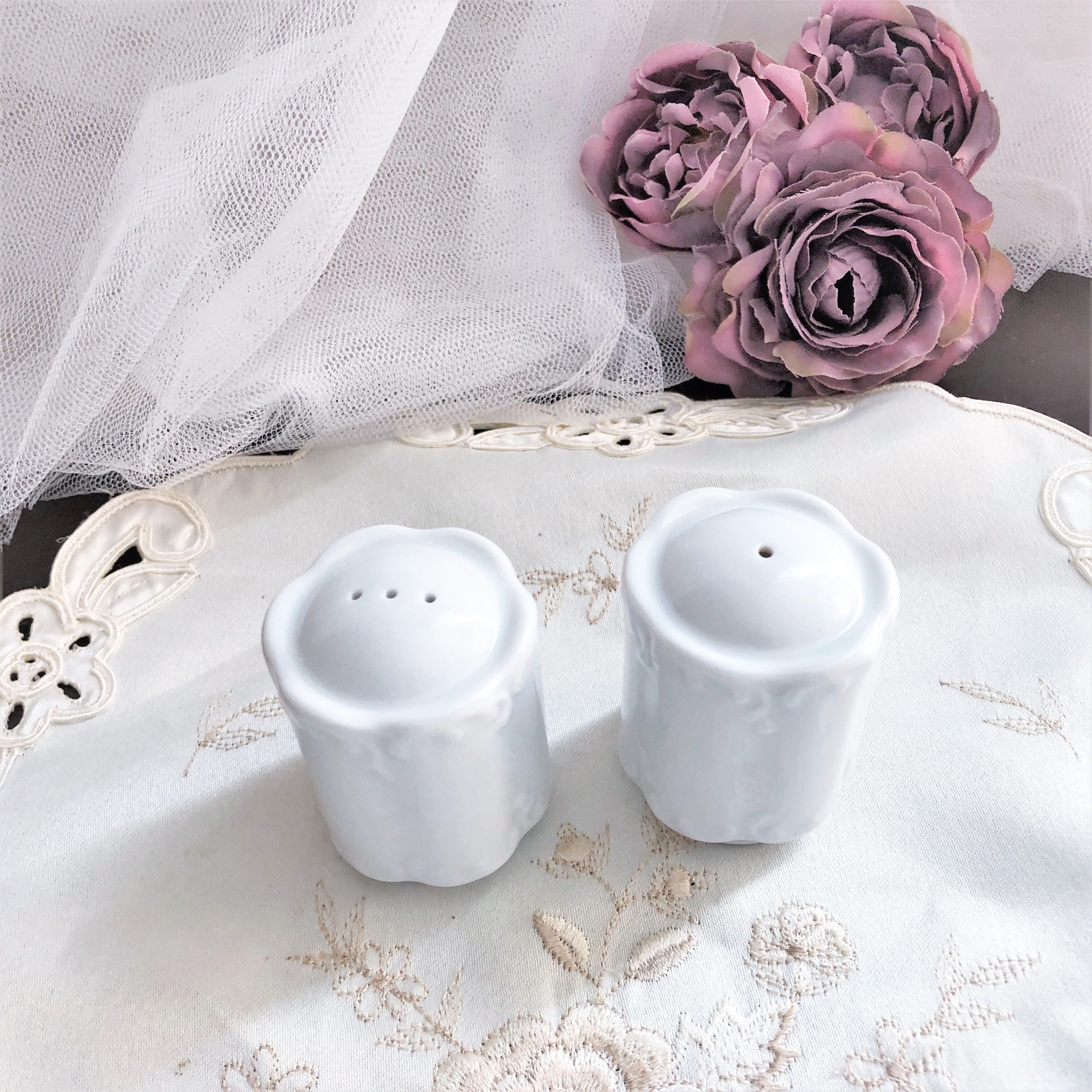 Salière poivrier porcelaine blanche