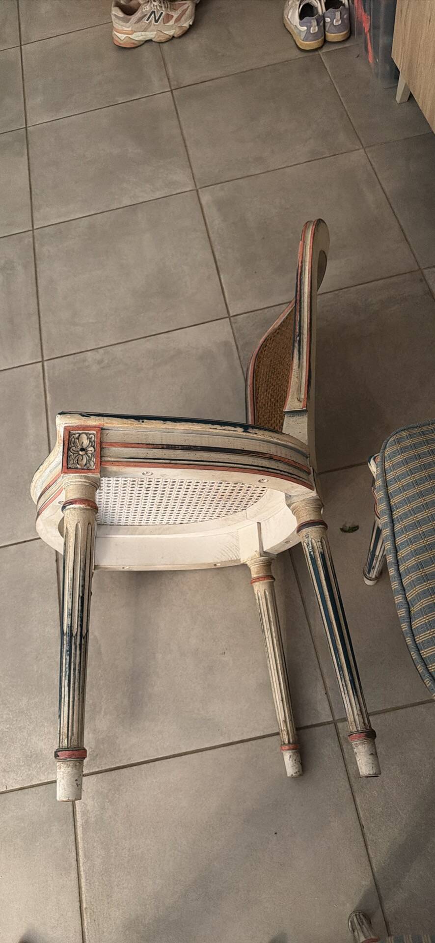Lot de 6 chaises style Louis XVI avec cannage