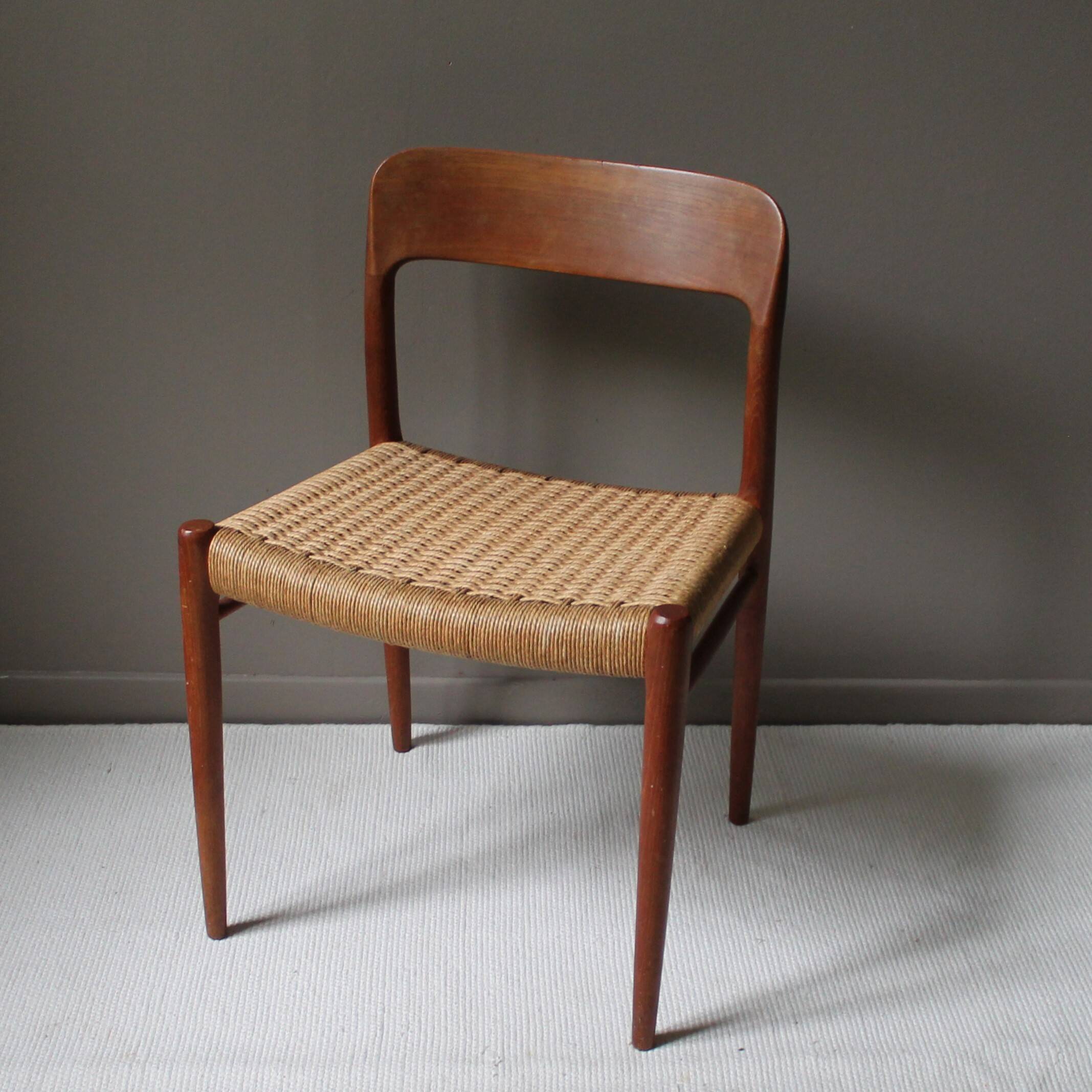 Scandinavian chair model 75 design 'Møller'