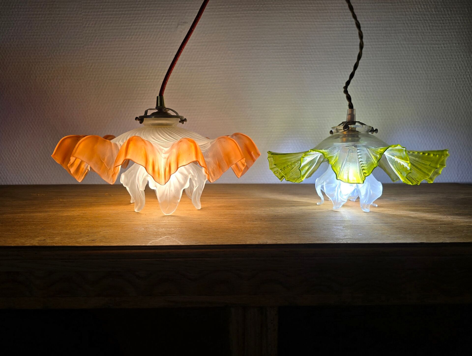 "Oriental Tulips" light suspension - blown glass in pink-orange