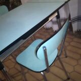 Set table and chairs in formica